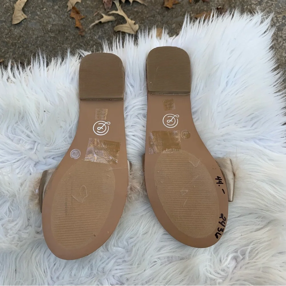 Chinese Laundry step into